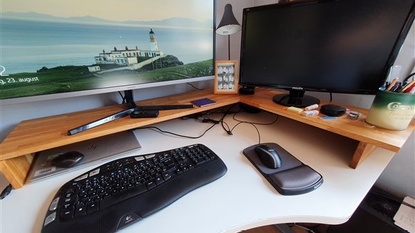 Monitor hylde færdigt
